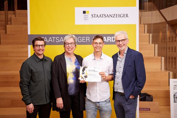 Platz 3 in der Kategorie Digitalisierung mit Vertretern der Gemeinde Bietigheim.