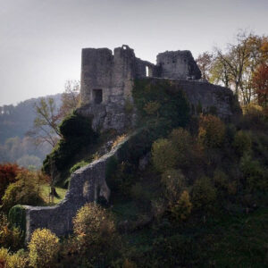 Blick auf eine Burgruine