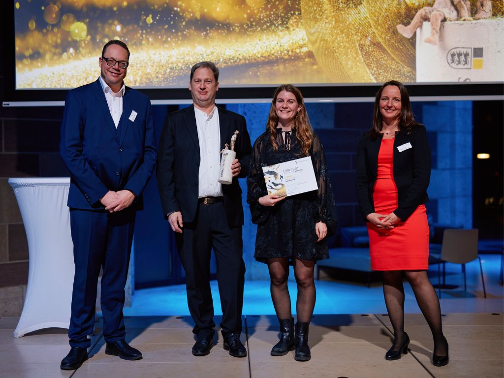 Vertreter der Bodensee Philharmonie bei der Preisverleihung auf der Bühne