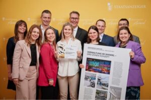 Team des Rems-Murr-Kreises präsentiert Projekt „Verwaltung im Wandel – Drei-Zonen-Konzept“ beim Staatsanzeiger Award 2025.