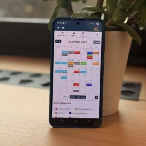 Smartphone zeigt Veranstaltungskalender der PocketDorf-App mit Terminen und Kategorien