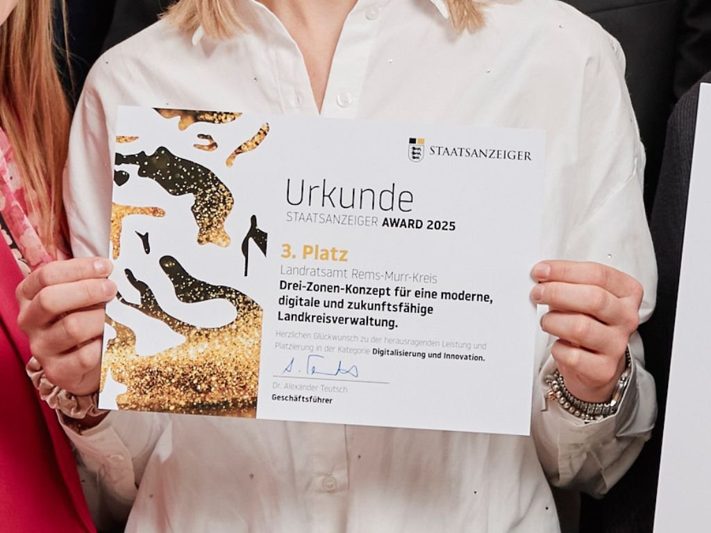 Urkunde des Staatsanzeiger Awards 2025 für den Rems-Murr-Kreis (3. Platz)