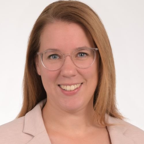 Staatsanzeiger Award_Jury_Annalena Lindner Porträt einer Frau aus der Jury des Staatsanzeiger Awards